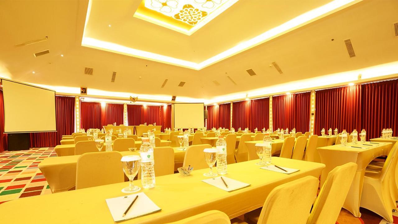 Kj Hotel Yogyakarta Exterior foto