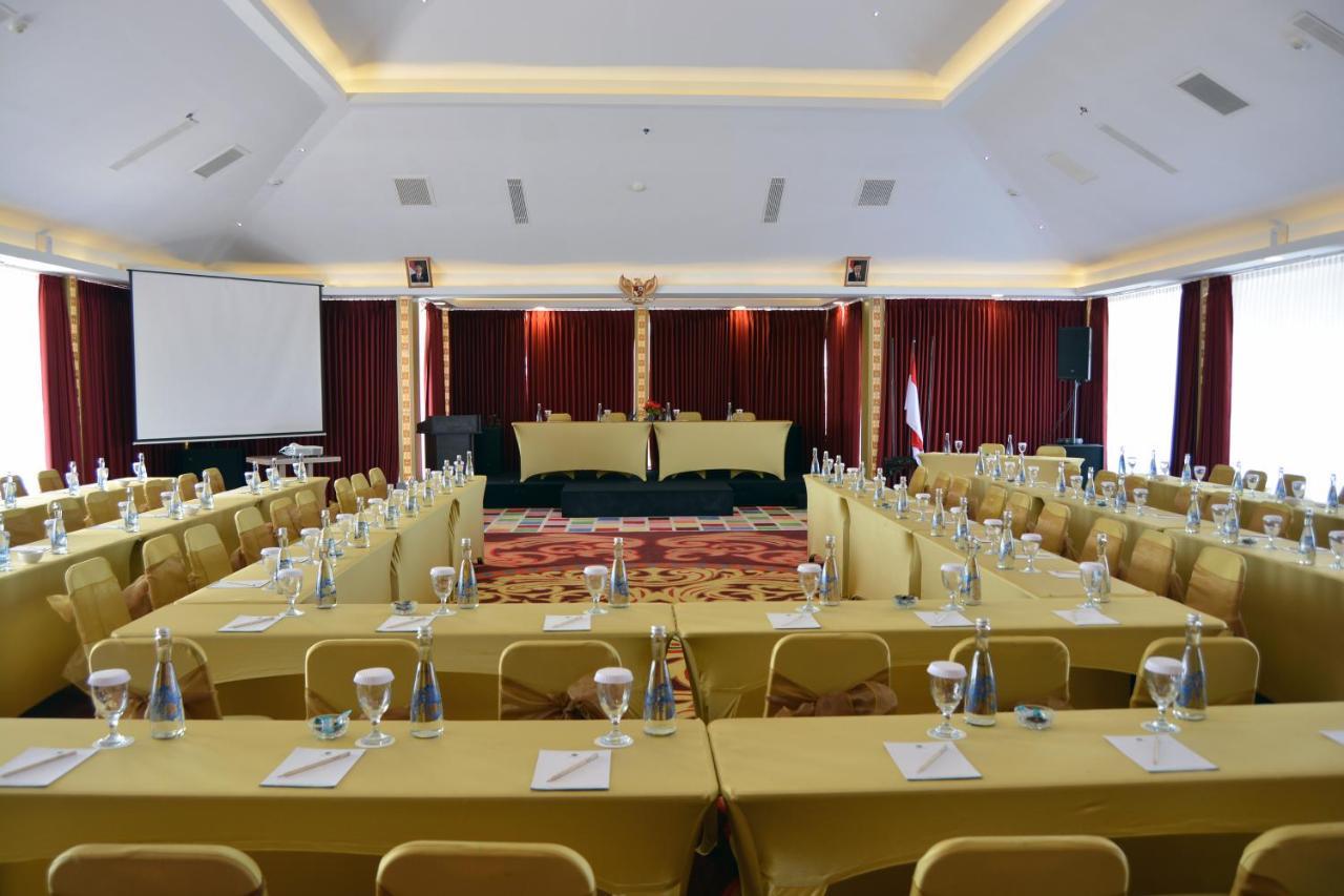 Kj Hotel Yogyakarta Exterior foto